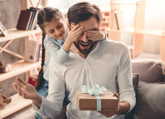 10 WAYS TO SURPRISE YOUR DAD ON FATHER’S DAY